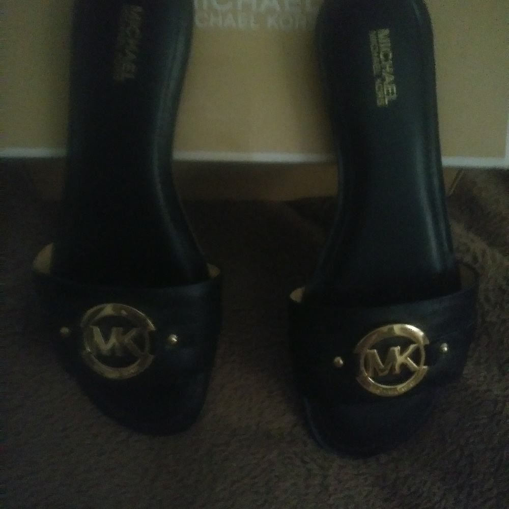 Shoes - Picture 3 of 3